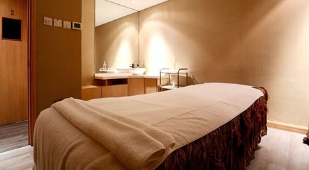 Yinyang Connection Spa-Village Mall secondary image 1